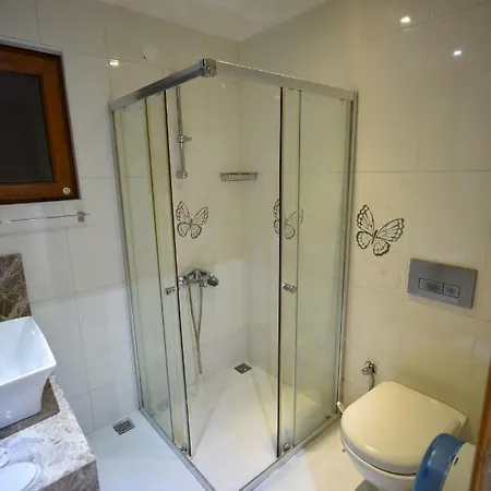 Ξενοδοχείο Lidya 3*