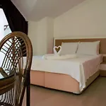 Hotel Lidya